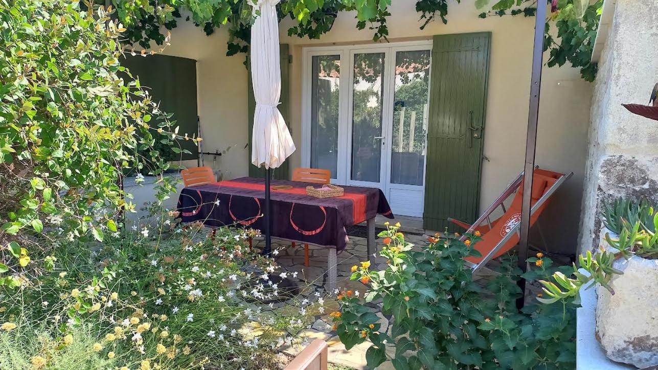 Les Lavandins-Gite Magali Saint-Rémy-de-Provence Esterno foto